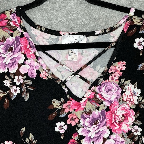 Just Be XL Shirt Top Black Pink Floral Short Sleeve Criss Cross V Neck Stretch - Picture 3 of 6